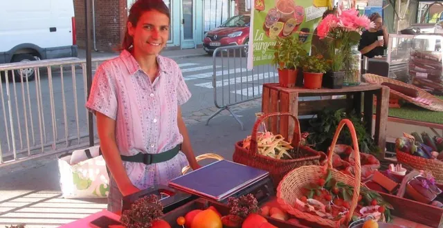 photo  joséphine proposait les fruits et légumes de sa production des jardins du bosc  &copy;  .
                     ouest-france 