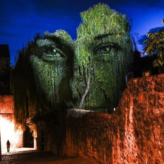 photo jusqu’au 11 septembre, la nuit des chimères permet aux promeneurs nocturnes d’en prendre plein les yeux.  ©  archives