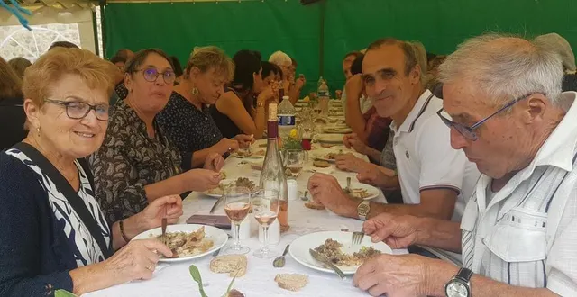 photo  monique et yves ont accompagné leur fils thierry et leur belle-fille patricia à ce rendez-vous annuel. ils prévoient déjà d’y retourner l’année prochaine.  &copy;  ouest france 