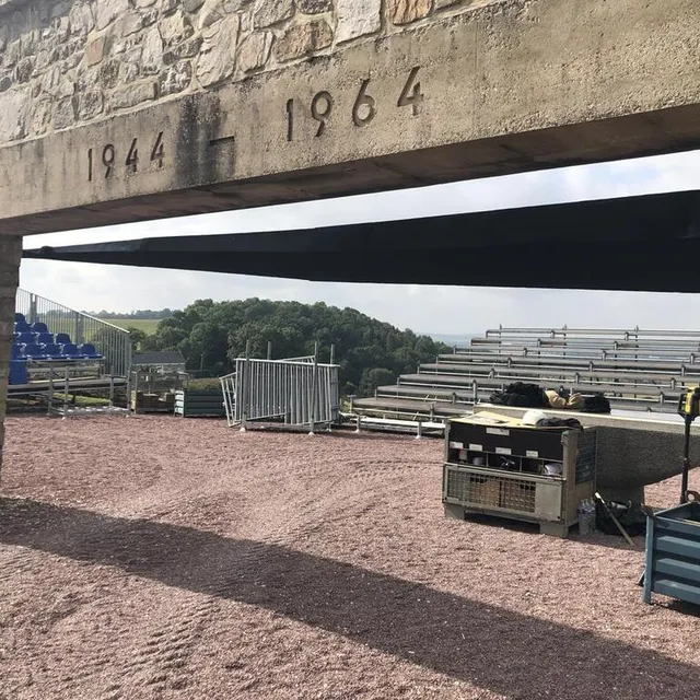 photo des tribunes sont installées pour la commémoration prévue samedi.  ©  ouest-france