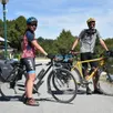 photo  les nantais camille toullec et lucas jarry parcourent la vélo francette avant d’obliquer vers la bretagne. 