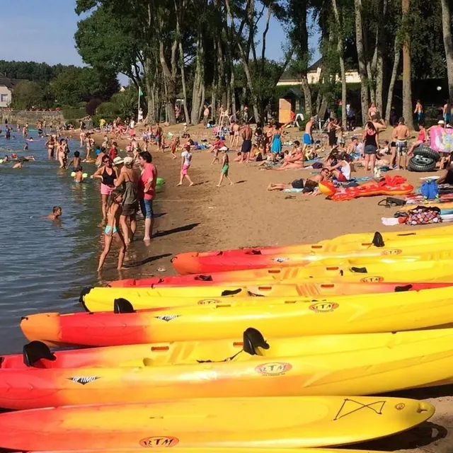 photo en famille ou entre amis, l’étang saint-aubin est l’endroit idéal pour faire le plein de nature.  ©  natur’o loisirs
