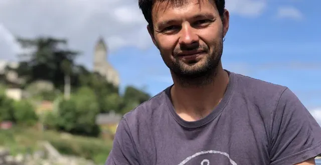 photo  pêcheur professionnel sur la loire, matthieu perraud est au premier rang pour jauger de l’évolution du fleuve, au fil des saisons, mais également au long cours.  &copy;  ouest-france 