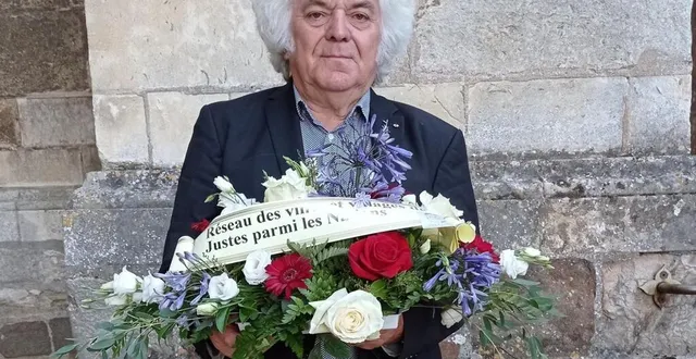 photo  le maire, lors de la cérémonie au mans, le 17 juillet.  &copy;  ville de lombron 