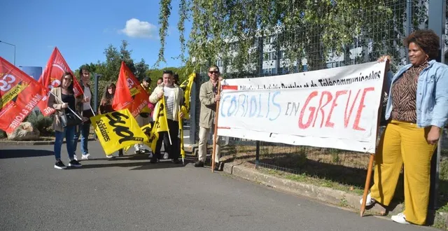 photo  les salariés de ce centre d’appels sont payés au smic avec une prime s’élevant en moyenne à vingt euros  &copy;  co 