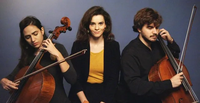 photo  la chanteuse noëmi waysfeld, entourée des violoncellistes juliette salmona et louis rodde, se produira place dom-guéranger, samedi 27 août, pour l’un des deux concerts gratuits du festival baroque de sablé-sur-sarthe.  &copy;  antoine cirou 