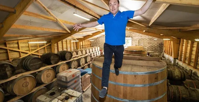 photo  jean françois guillouet-huard est producteur de calvados à montilly-sur-noireau, dans l’orne.  &copy;  martin roche, ouest-france 