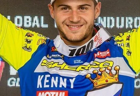 photo  originaire de saint-saturnin, zachary pichon, 21 ans, est devenu, début août, champion du monde junior en enduro.  &copy;  mastorgne photography 