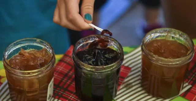 photo  et les meilleures confitures sont…  &copy;  archives le maine libre – denis lambert 