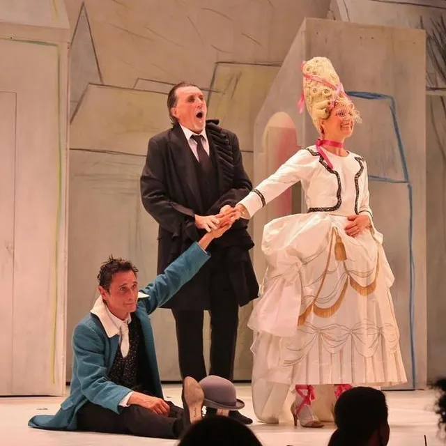 photo le malheureux sganarelle finit par accepter la main de dorimène, contraint et forcé par la famille de celle-ci.  ©  ouest-france