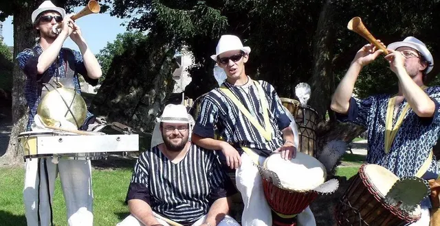 photo  la fanfare n ding.  &copy;  dr 