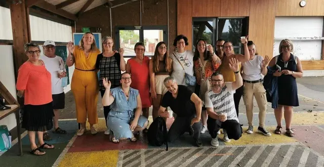 photo  l’équipe des acteurs du film.  &copy;  family prod 