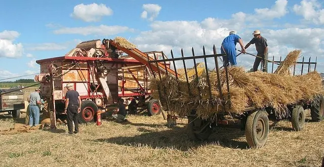 photo  plus de 3 500 personnes ont participé à la fête de la terre, en 2021, à boischampré.  &copy;  archives ouest-france 
