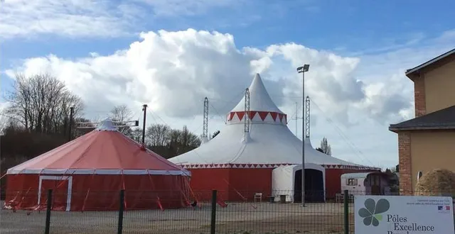 photo  la rentrée se prépare sous le chapiteau du cirque mimulus, à fresnay-sur-sarthe.  &copy;  le maine libre 