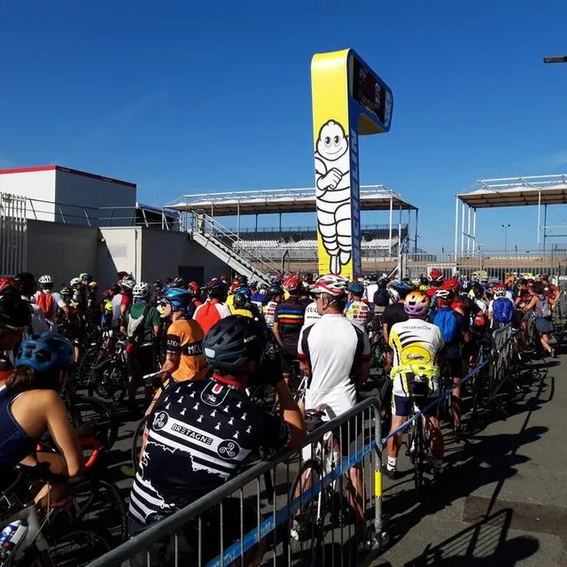 photo tout le monde était dans les starting-blocks au moment de lancer cette matinale le maine libre – la sarthe.  ©  le maine libre