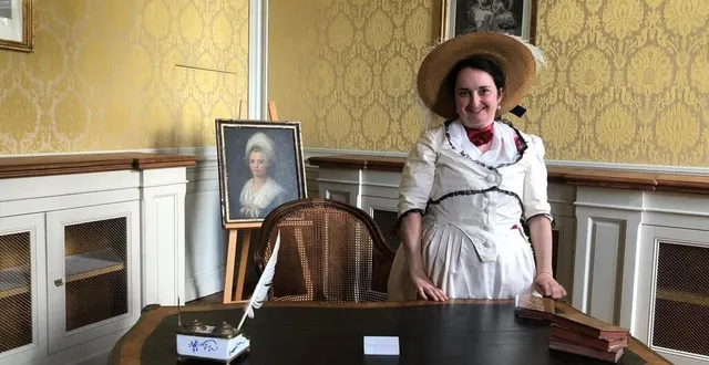 photo  jessica joseph dans la bibliothèque, une pièce désormais ouverte au public.  &copy;  ouest-france 