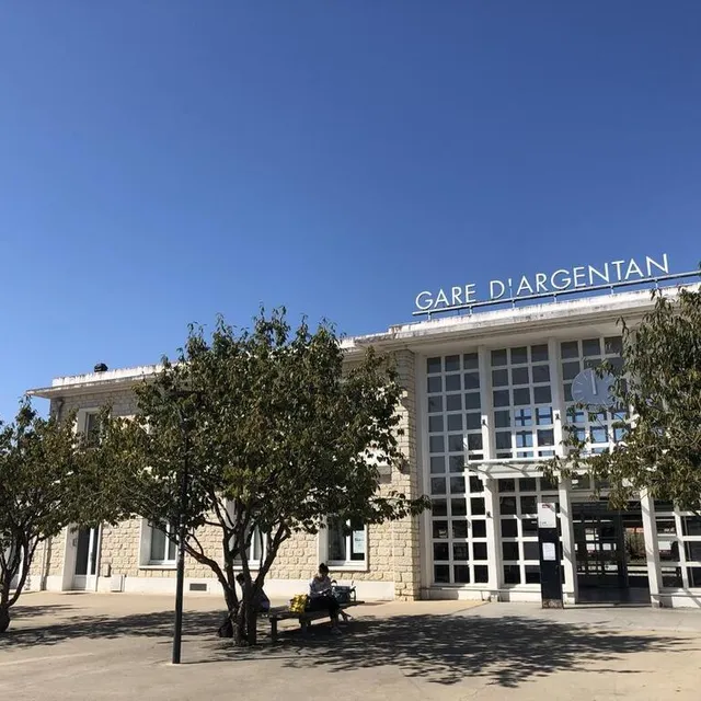 photo deux lignes passent par argentan : paris-granville et caen-le mans-tours.  ©  ouest-france