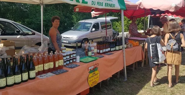 photo  un espace était réservé pour les exposants. il y avait également un espace restauration et une miniferme sur place.  &copy;  ouest-france 