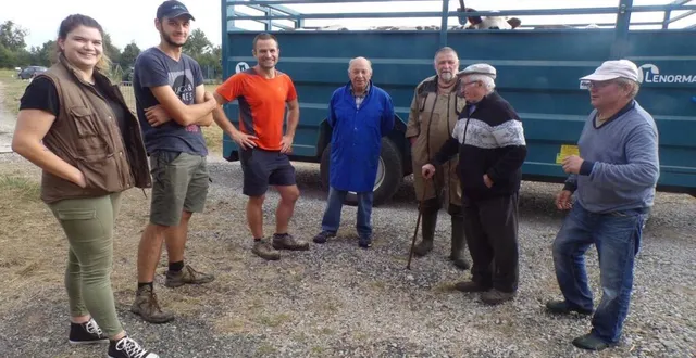 photo  pour l’éleveur jérémy guesnerot (3e à gauche), c’est une première.  &copy;  o-f 