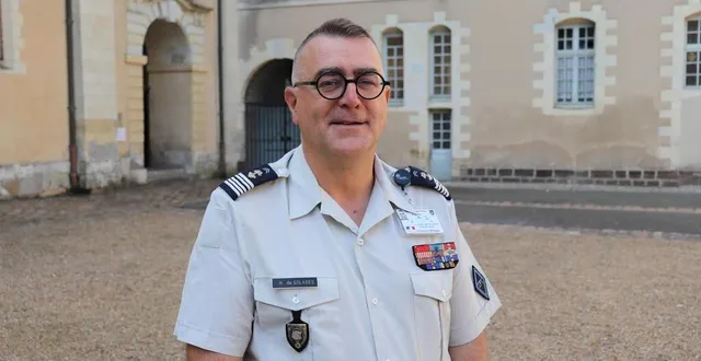 photo  à 55 ans, le colonel hervé de solages prend la tête du prytanée national militaire de la flèche.  &copy;  ouest-france 