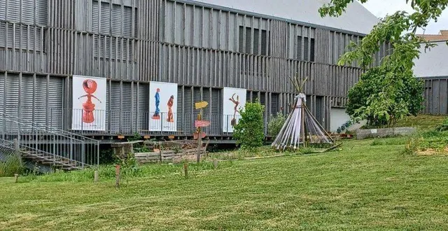 photo  l’école des deux-chênes et son jardin écologique avec ses expositions.  &copy;  ouest-france 