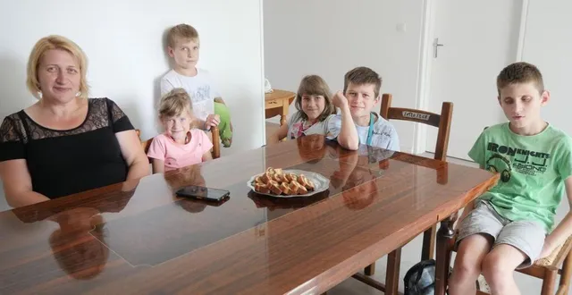 photo  valentyna et ses enfants ont emménagé il y a deux mois dans un appartement mis à disposition par la croix-rouge, à sablé-sur-sarthe.  &copy;  le maine libre 