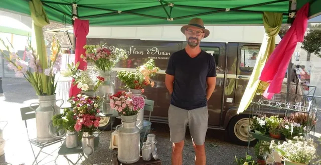 photo  grégory damoizeau s’est lancé dans l’achat et la revente de fleurset plantes sur différents marchés.  &copy;  le maine libre 