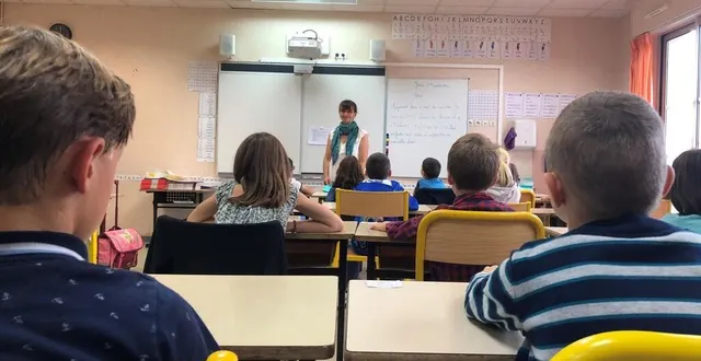 photo  il y a 25 élèves dans la classe de delphine endrès, directrice de l’école de villaines-sous-malicorne et institutrice des ce1-ce2. l’établissement compte désormais quatre classes pour 94 enfants.  &copy;  ouest-france 