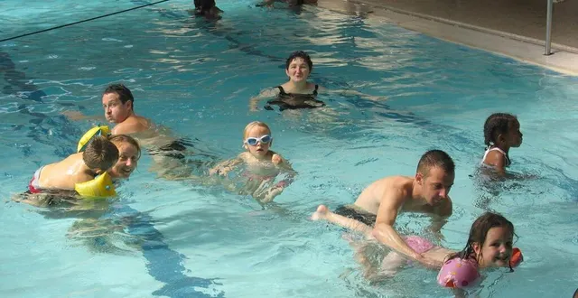 photo  ouverte en 1976, la piscine de belle-beille fermera ses portes le 3 septembre 2022.  &copy;  archives co 