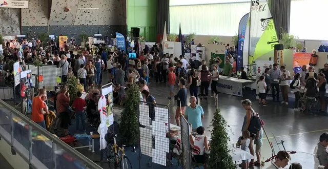 photo  après deux années perturbées par le covid-19, le forum des sports de la flèche retrouve sa configuration habituelle, comme ici en 2018. cette année, l’événement s’élargit aux activités culturelles et aux associations locales.  &copy;  archives ouest-france. 