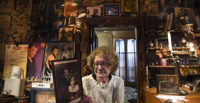 photo  la mère lapipe dans son bistrot si atypique.  &copy;  archives le maine libre – denis lambert 