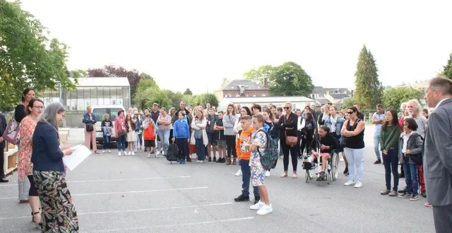 photo  à l’issue des mots d’accueil du principal olivier hocquard et des élus, les trois professeures principales ont appelé chacun des élèves relevant de leur classe.  &copy;  ouest-france 