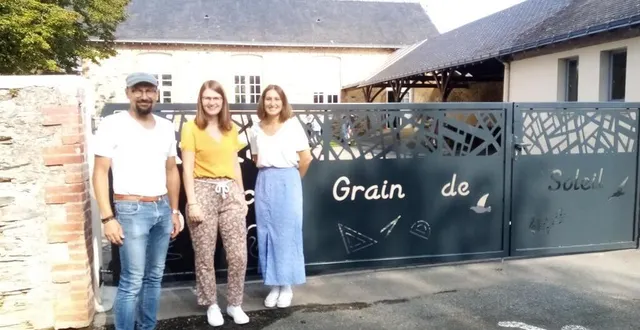 photo  yannick galon, mathilde germon et manon sauvêtre, cheffe d’établissement à grain de soleil devant la nouvelle entrée de l’école  &copy;  . ouest-france 