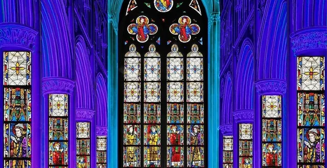 photo  les projections d’images mettent en avant l’architecture de la cathédrale de sées.  &copy;  dr 