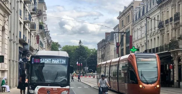 photo  une grève à la setram affecte la circulation des bus et tramways au mans et son agglomération.  &copy;  archives le maine libre 
