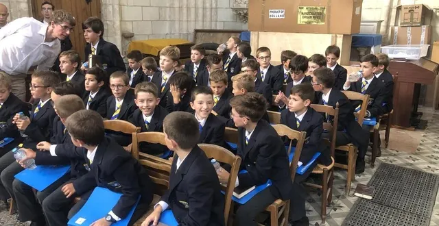 photo  la journée de prérentrée touche à sa fin pour les élèves de l’académie musicale qui, ce lundi 5 septembre, vont prendre possession de leur nouvelle salle de classe à précigné. lever prévu à 7 h !  &copy;  ouest-france 