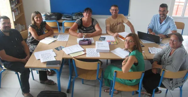photo  de gauche à droite : erny goetz, hélène dumesnil, sandrine triola, cédric dubois, vincent auber, christine-laure joly, mylène auber.  &copy;  ouest-france 