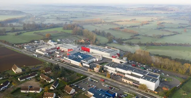 photo  la charcuterie bahier, à sceaux-sur-huisne, s’étend sur plus de quatre hectares et accueille 450 salariés.  &copy;  bahier 