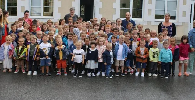photo  petits et grands affichaient un grand sourire pour la reprise de l’école.  &copy;  ouest-france 
