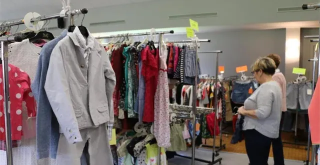 photo  la traditionnelle bourse aux vêtements de sablé-sur-sarthe, organisée à solesmes, va faire son retour en octobre 2022.  &copy;  archives ouest-france 