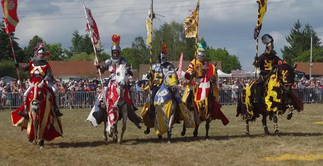 photo  la troupe de marc devallois, en lice pour des joutes médiévales de la légende arthurienne.  &copy;  le maine libre 