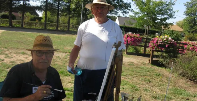 photo  serge saillant, peintre et organisateur des automnales de peinture (à gauche) et jean-claude pizy, président de l’association.  &copy;  ouest-france 