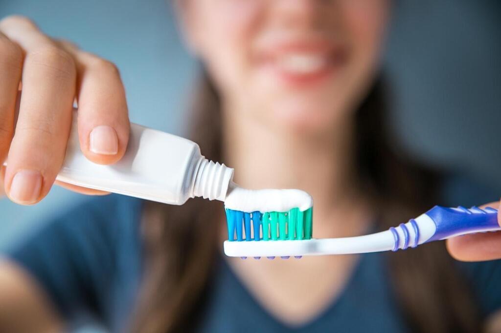 Blanchiment des dents, trop de produits nocifs ou inutiles » –  L'Information Dentaire