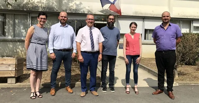 photo  hervé lemesle, principal du collège georges-desnos, est entouré d’une toute nouvelle équipe pour cette année.  &copy;  le maine libre 