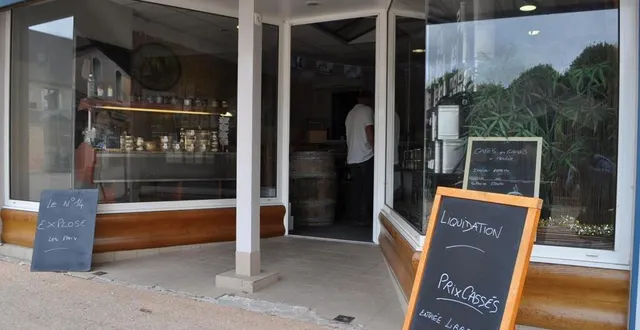 photo  l’épicerie fine de denis saniard, rue de l’île, à sablé-sur-sarthe, va fermer ses portes.  &copy;  le maine libre 