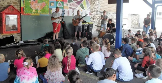 photo  une démonstration d’instruments de musique par les profs de l’école de musique intercommunale harmonia.  &copy;  le maine libre 