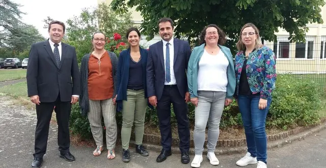 photo  de gauche à droite : régis dangremont, principal, myriam boulais, cpe, lucie dos santos, assistante gestionnaire, simon holiet, principal adjoint, céline simon, adjointe gestionnaire, nadège rougé, secrétaire de direction.  &copy;  ouest-france 