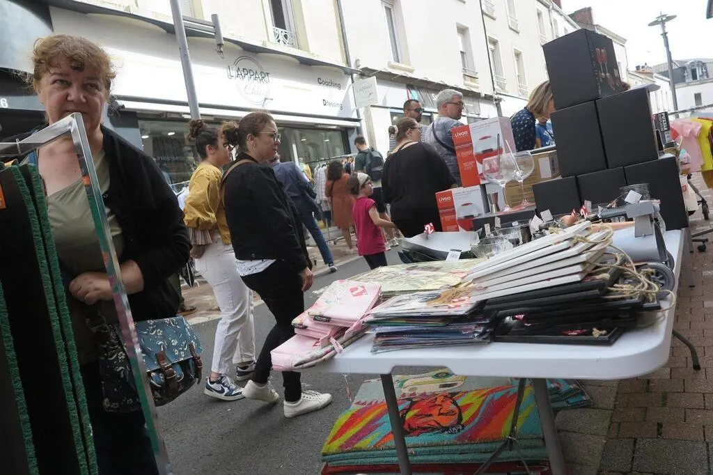 Cholet. La braderie est de retour avec le soleil et les clients