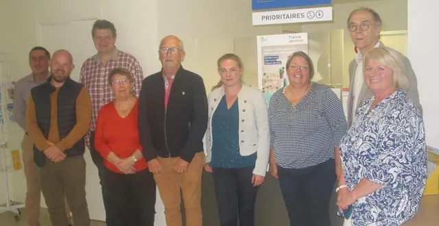 photo  au cours de la visite des locaux, vendredi.  &copy;  ouest-france 