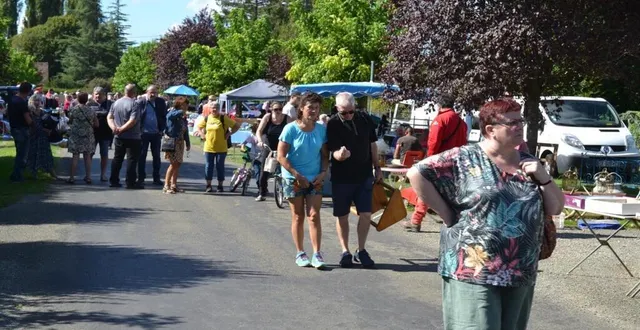 photo  la population avesnoise a été pratiquement multipliée par dix ce dimanche grâce au vide-greniers organisé par le comité des fêtes dont betty milcent est présidente. « nous avons mis l’association en sommeil depuis trois ans cause covid. le bénéfice de ce jour permettra d’offrir une boisson aux aînés pour la commémoration du 11 novembre ».  &copy;  ouest-france 